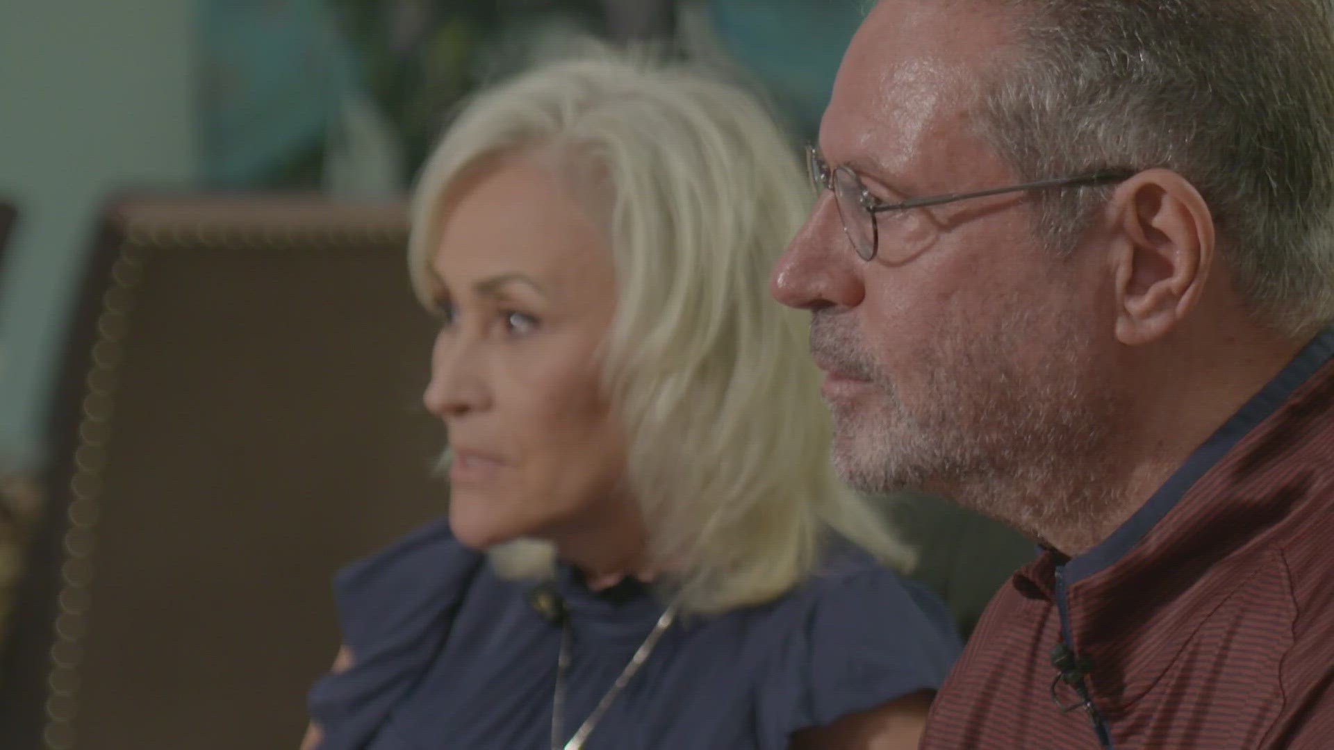 Sharon and Greg Bowdish describe leaving Israel as the war unfolded. They flew back to DFW on Tuesday.