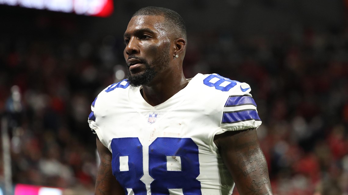 Fan takes Dez Bryant's insult to next level by wearing 'Snake' Lee