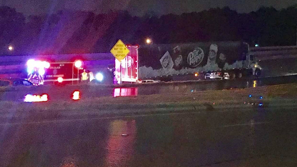 Deadly Crash Shuts Down I-35 For Hours | Wfaa.com