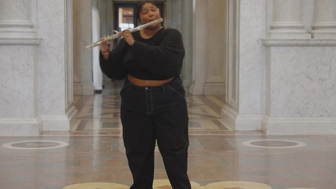 Lizzo plays James Madison's 200-year-old crystal flute on stage in D.C.