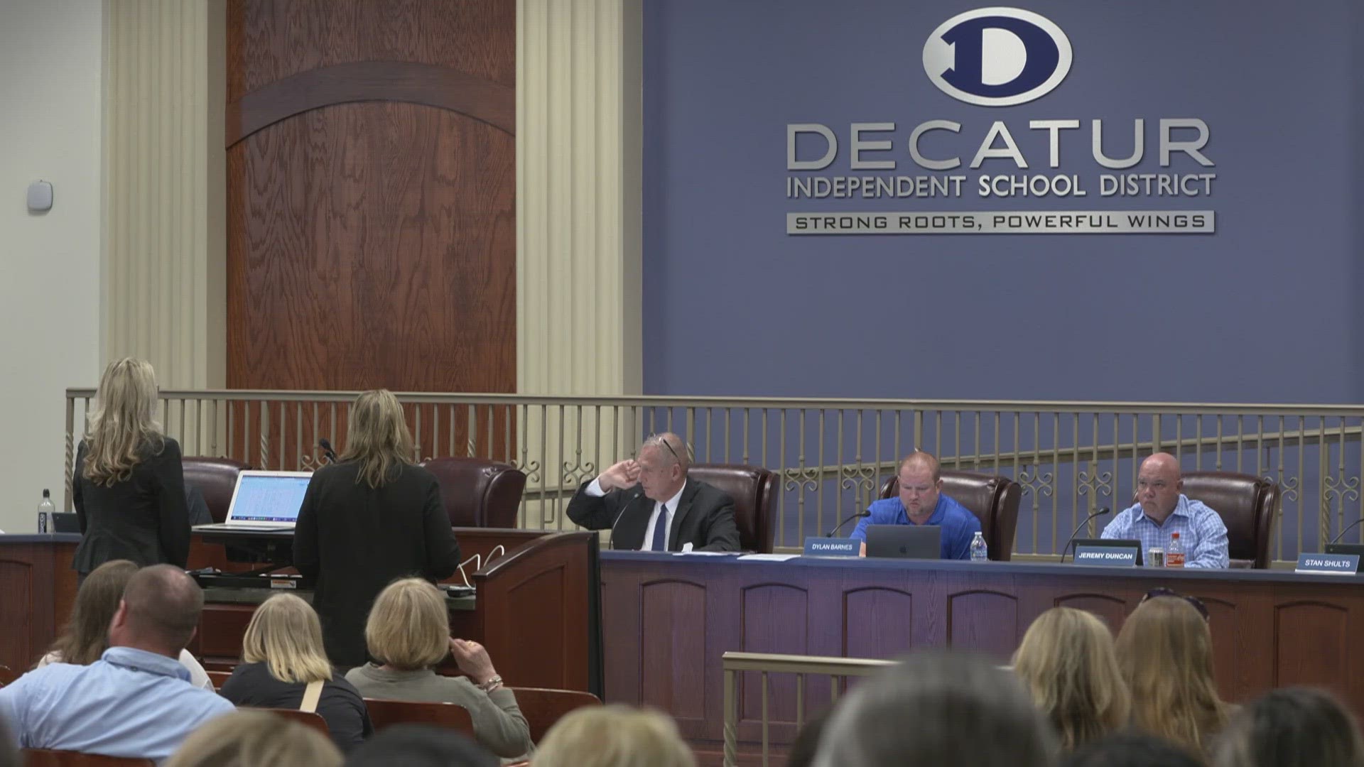 In a 4-3 vote, the Decatur ISD board of trustees voted against implementing a four-day school week.