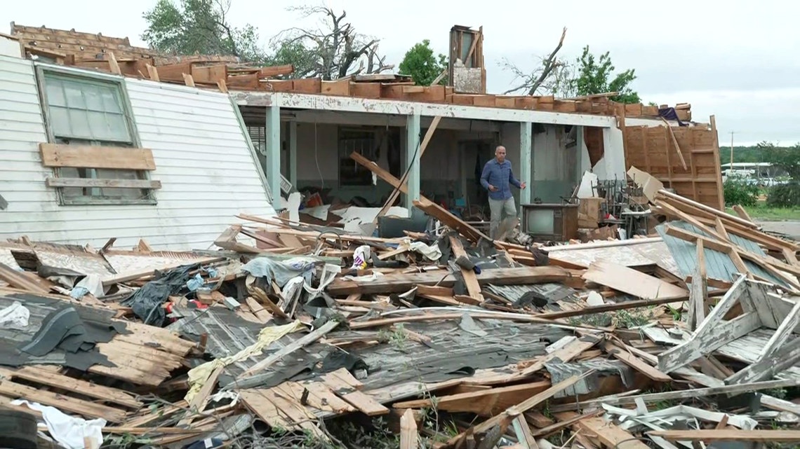 'Extremely overwhelming': After tornado devastation, Mineral Wells community rallies with relief effort