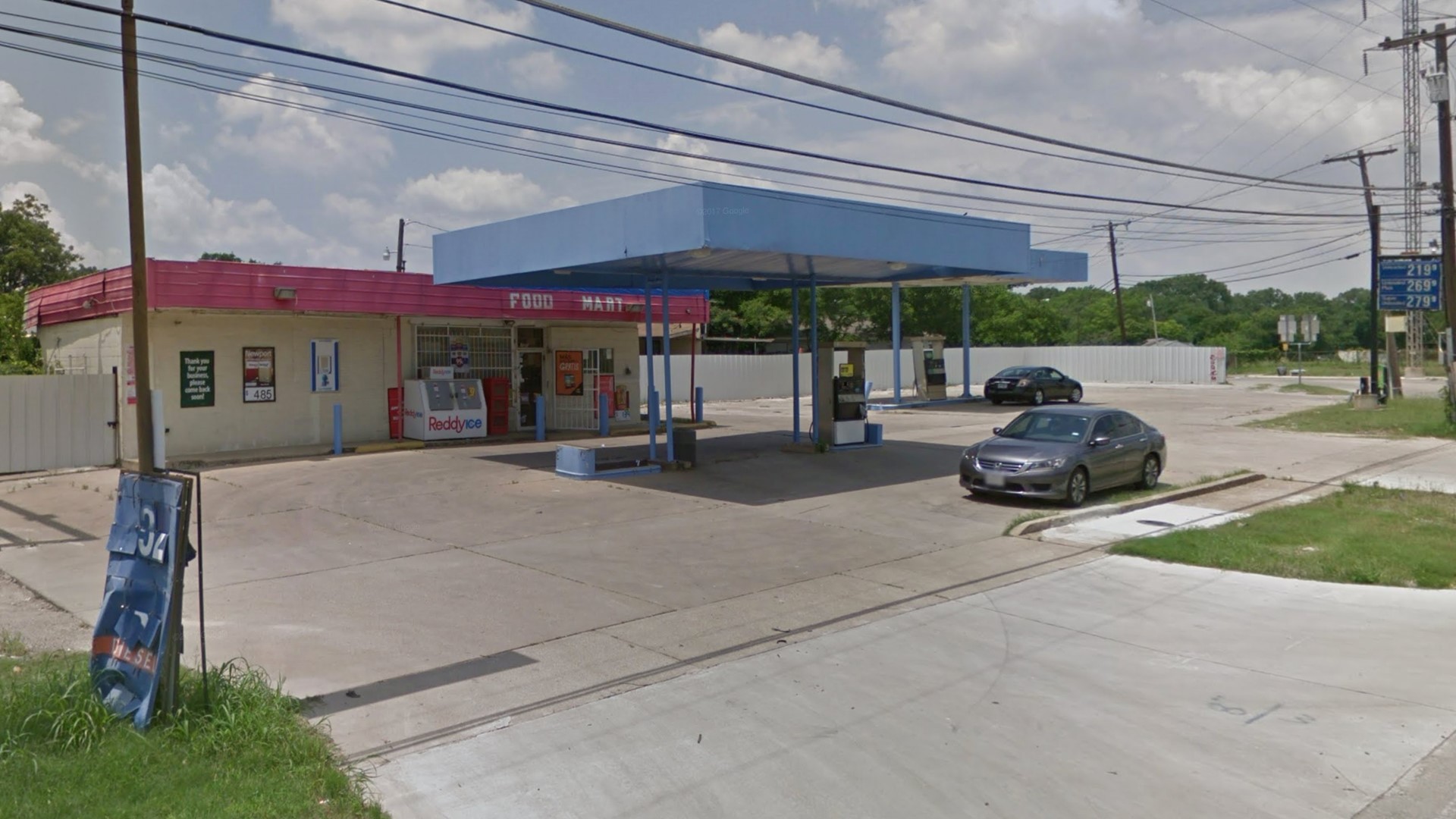 2 dead, 1 injured in shooting at Dallas gas station