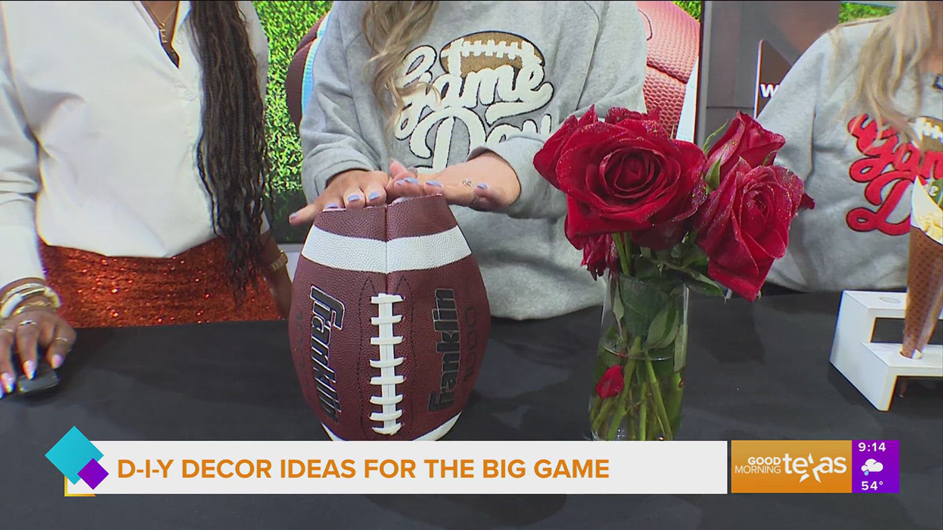 D-I-Y Content Creators Kristin Miller and Mallory Richardson share fun and easy ideas to decorate for your upcoming gameday party.