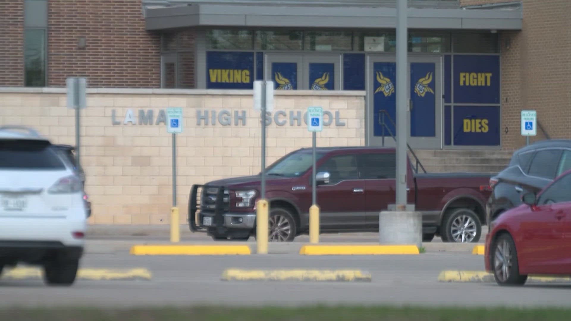 Lamar High School Shooting: Campus Closed Tuesday As Community Mourns ...