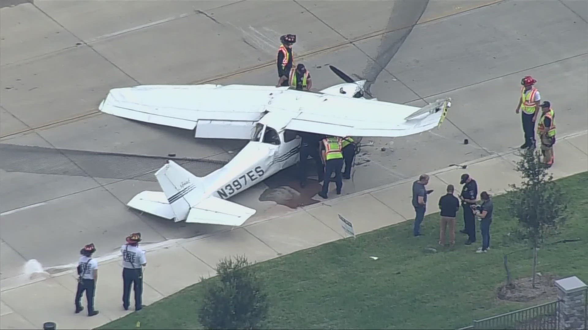 Small plane makes emergency landing on Arlington street