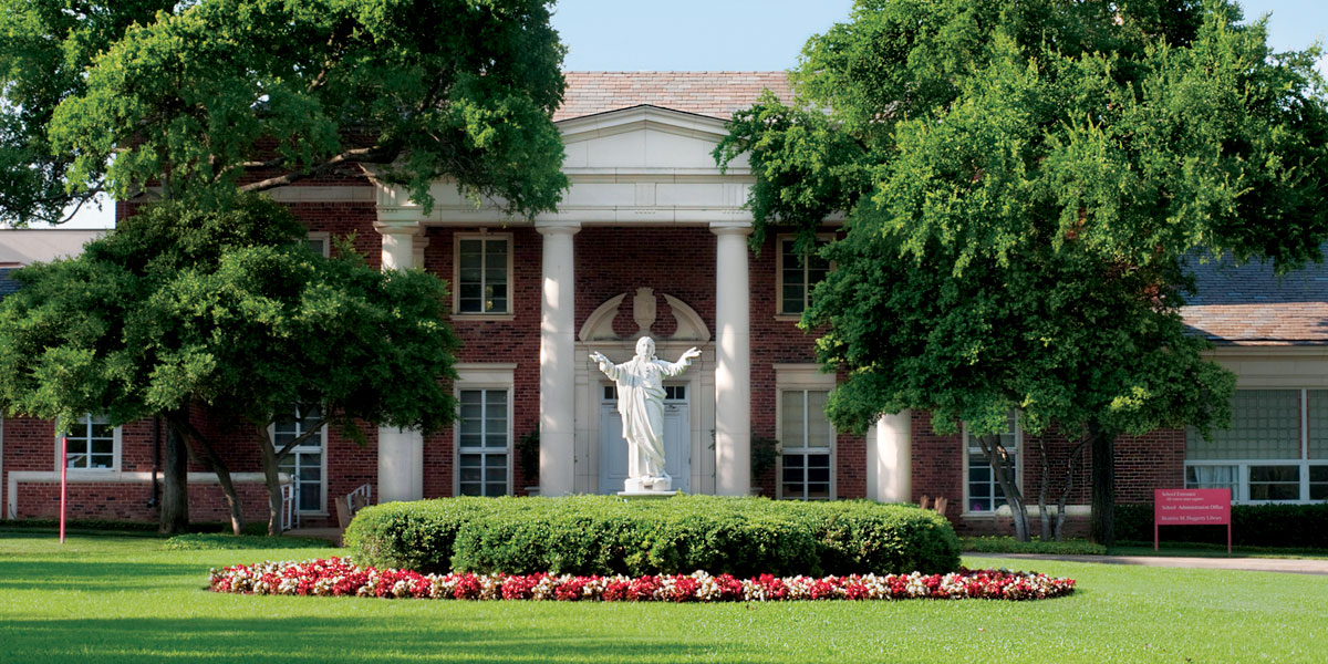 Ursuline Academy of Dallas apologizes for students pictured in ...