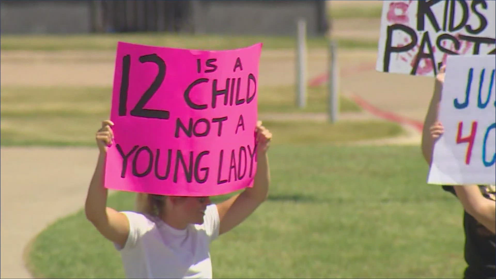 Protestors show up to Gateway Church after founder's sexual abuse ...