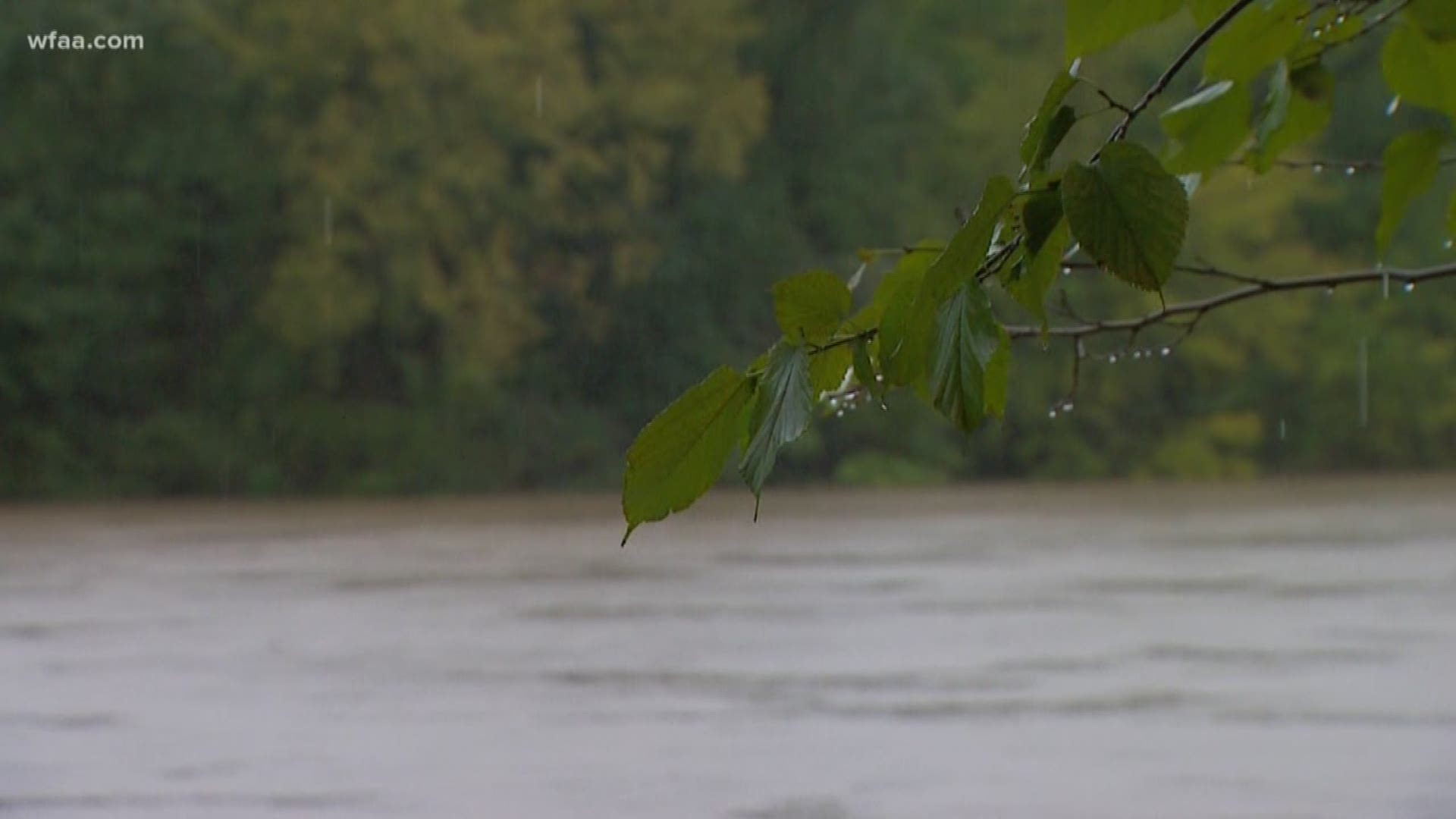 Swelling Brazos River threatens homes