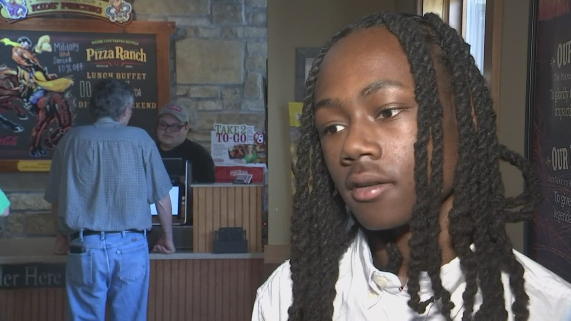 Teen cashier at Pizza Ranch gets 2,500 tip from customer