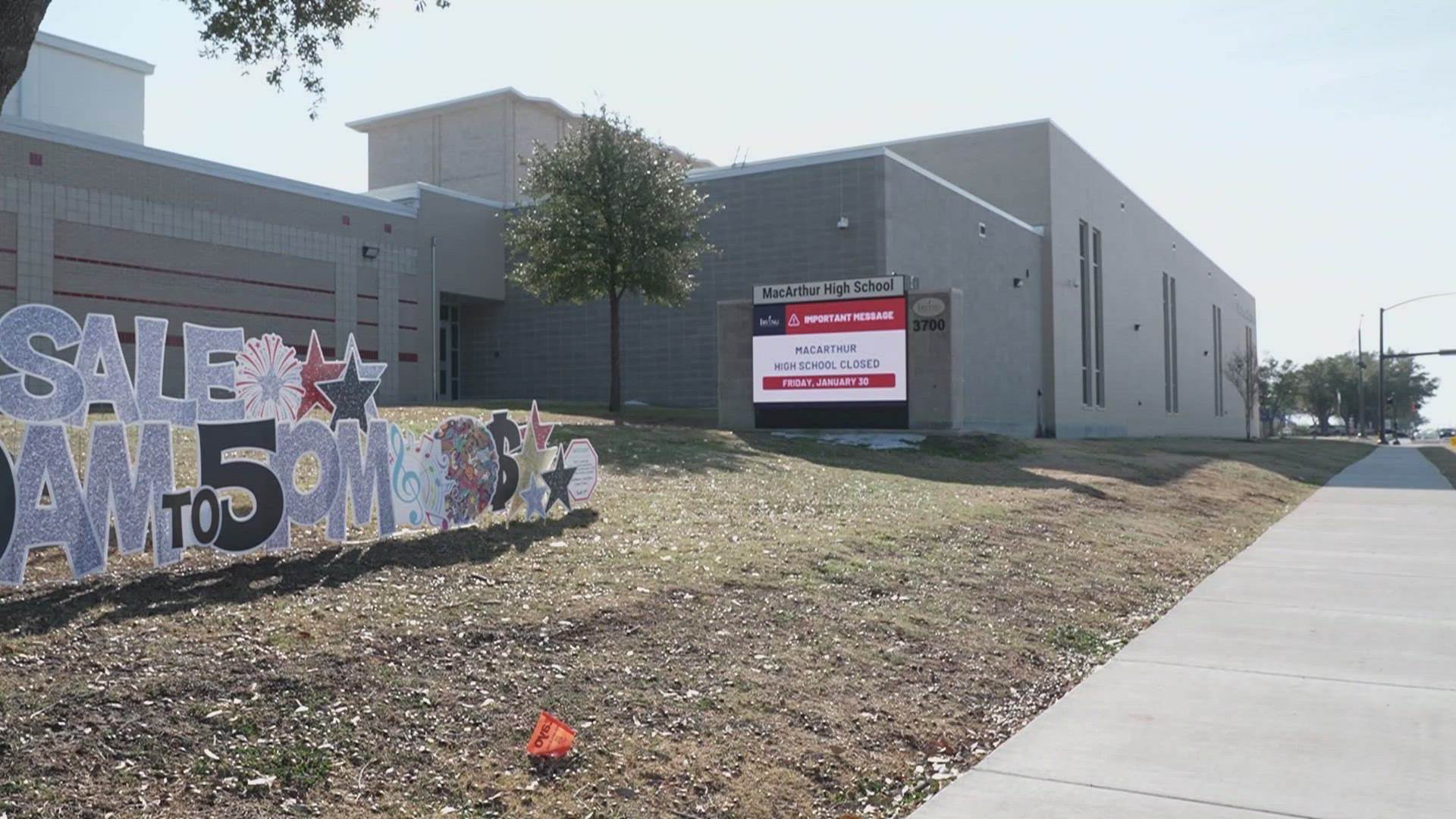 Major water leak forces Irving ISD high school to cancel classes Friday ...