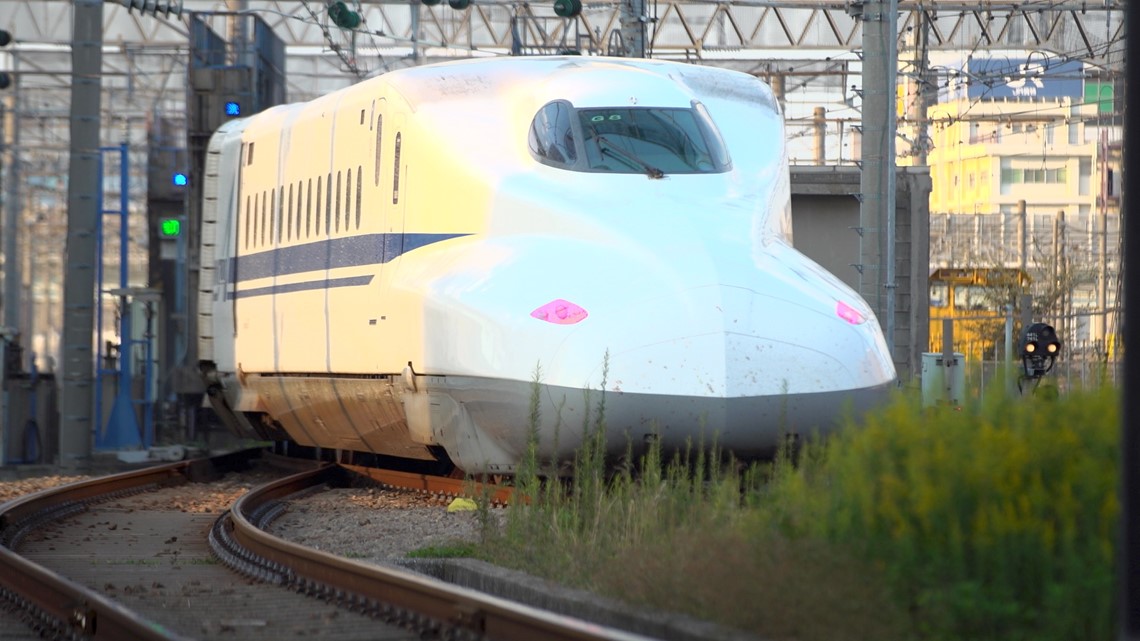 FIRST CLASS on Japan's Bullet Train (Osaka to Tokyo at 177MPH