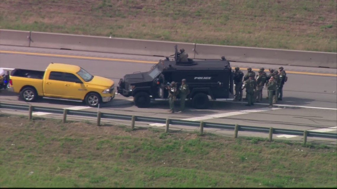 RAW VIDEO Naked Suspect Arrested After SWAT Standoff In North Texas Wfaa Com