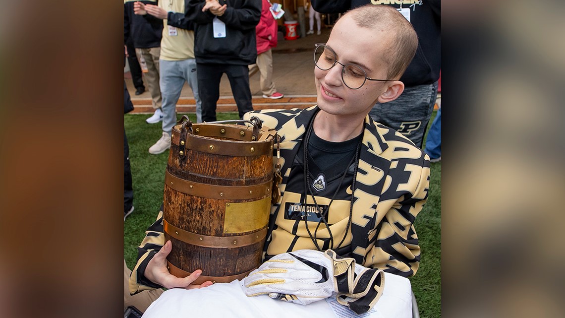 Purdue super fan who inspired with fight against cancer dies