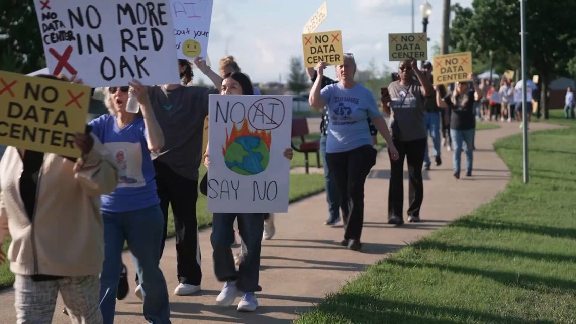 Red Oak residents pack council meeting to oppose proposed 800-acre data center campus