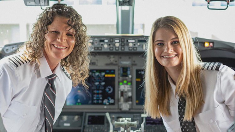 Mother-daughter duo make history as Southwest co-pilots