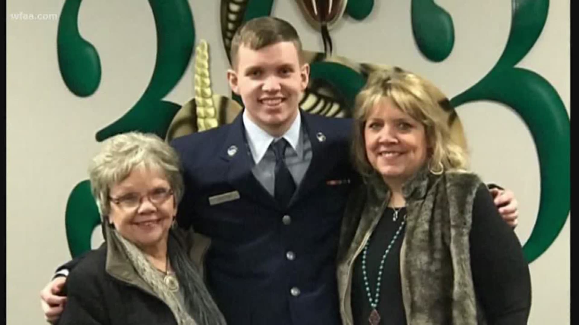 "Are you really here?!" Airman surprises mother for Christmas
