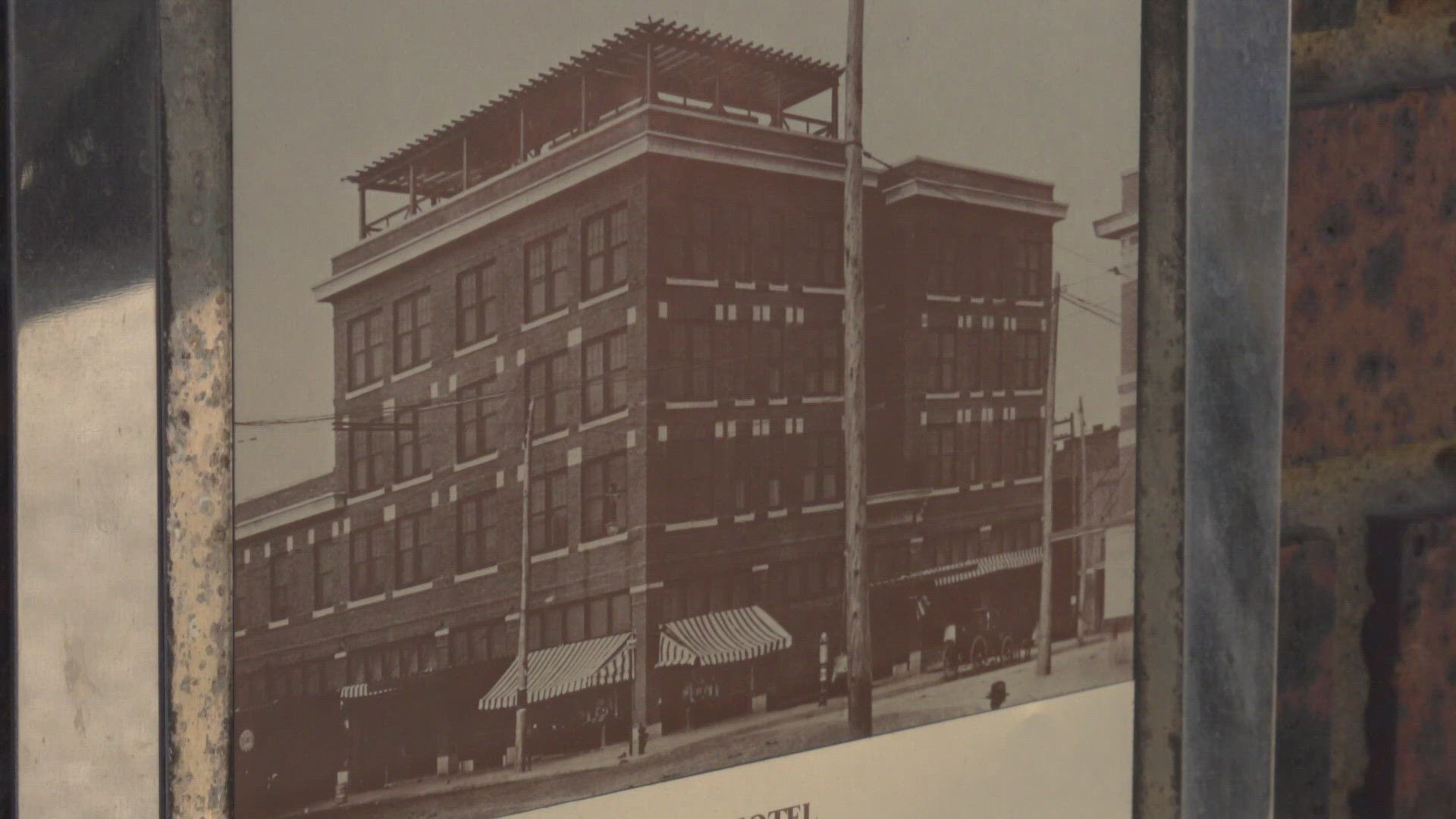 After burning down and being rebuilt, the Rogers Hotel in Waxahachie, Texas, is believed to be haunted.