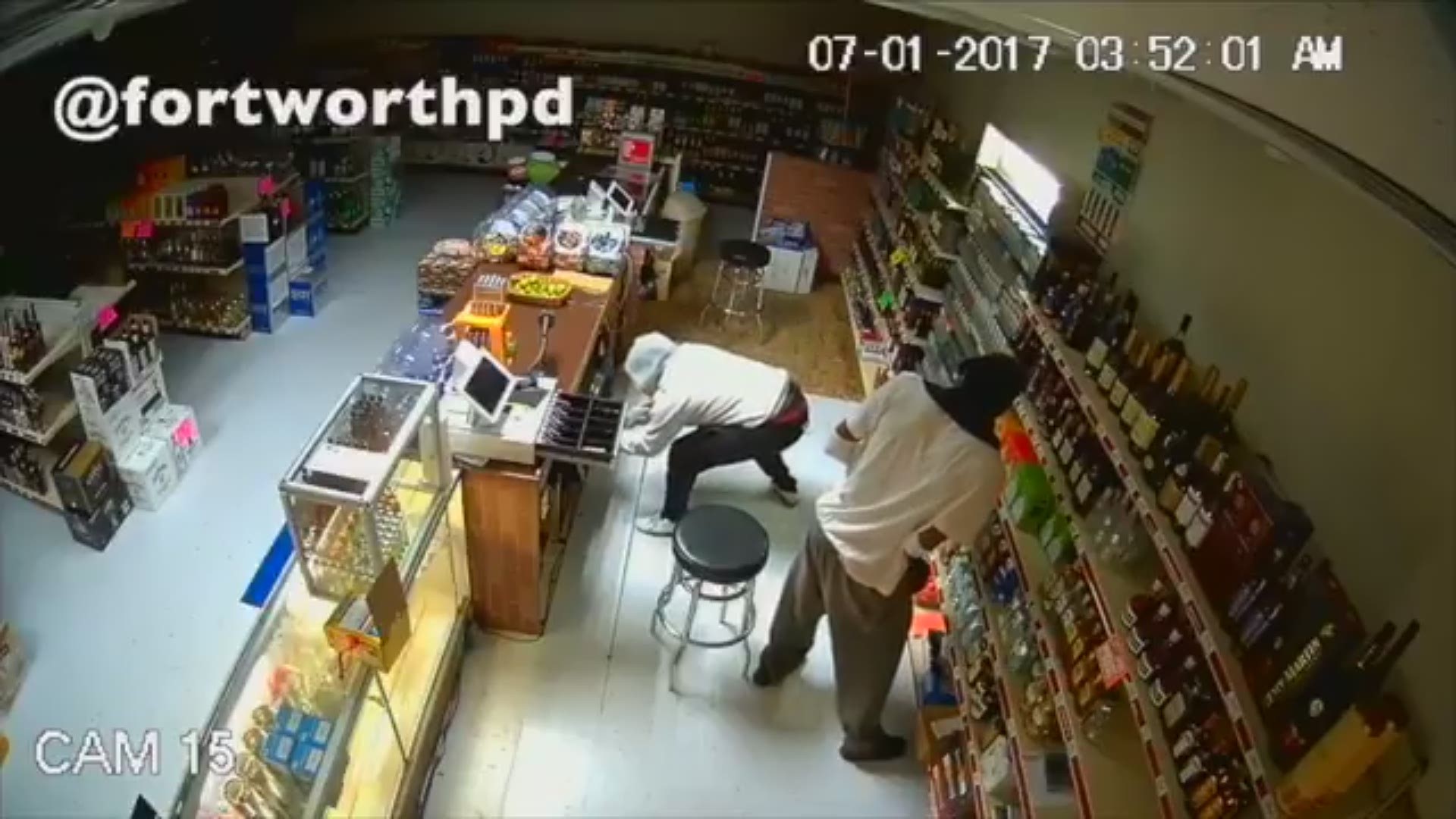 Fort Worth PD searching for liquor store bandits