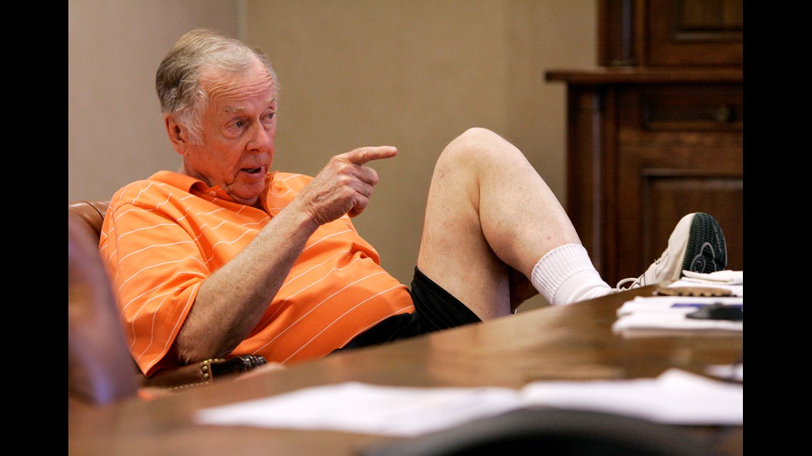 Oklahoma State booster, superfan T. Boone Pickens dies at 91