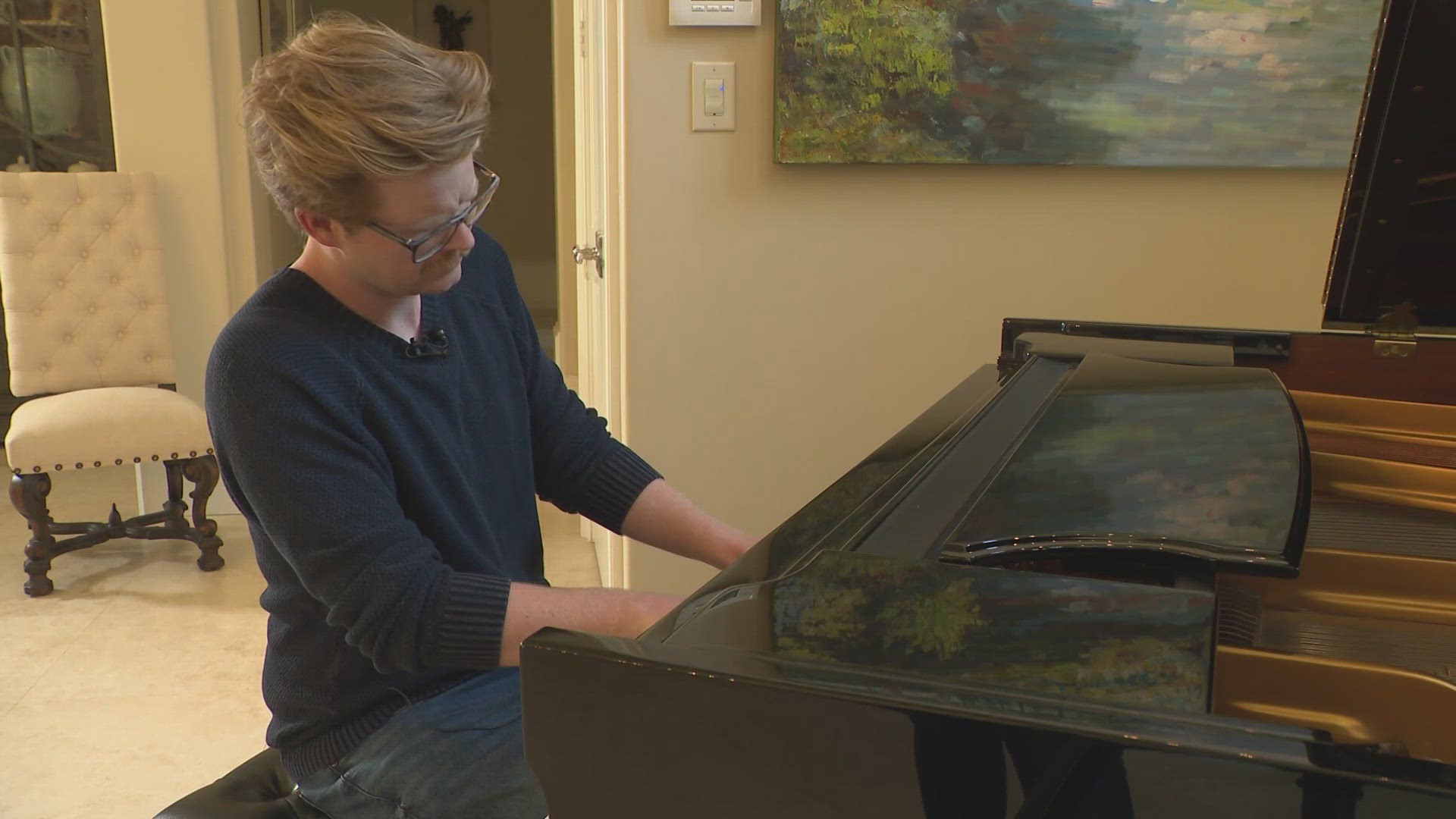 Host families in North Texas are helping support the world's top pianists. 