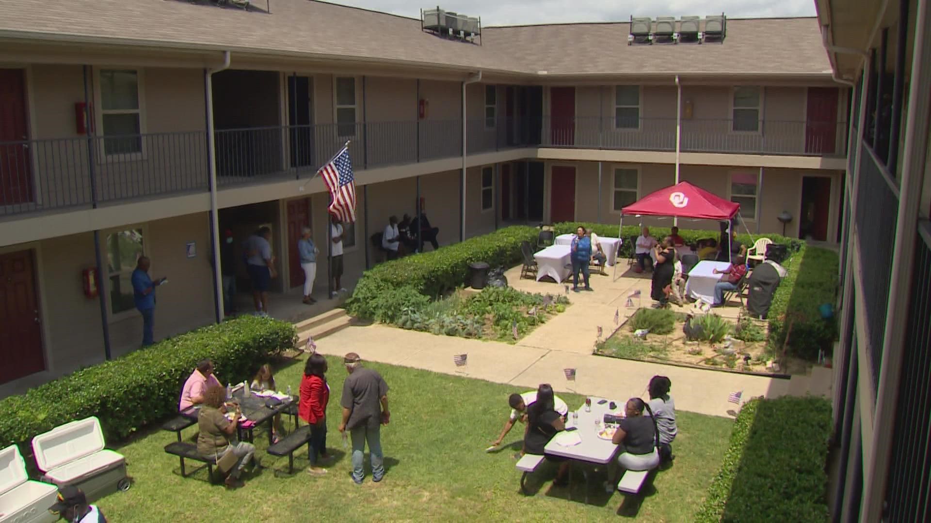 Community honors fallen service members at Heroes House, which provides affordable housing for veterans.