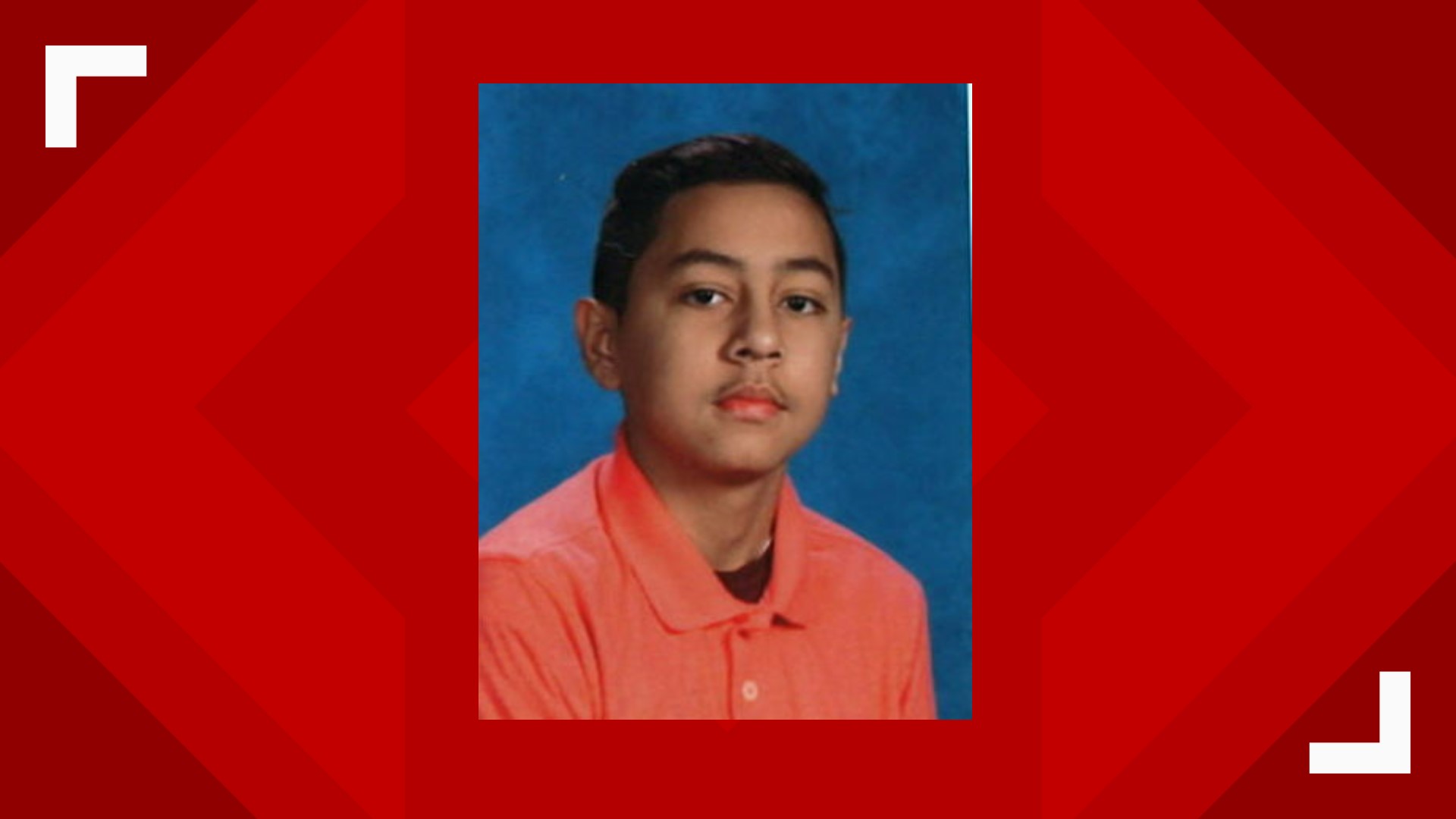 Student killed after school bus collides with train in East Texas ...