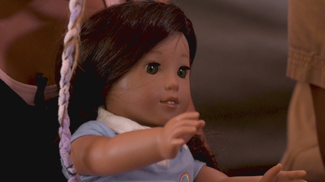 Texas pilot helps reunite 9 year old with lost doll half a world away