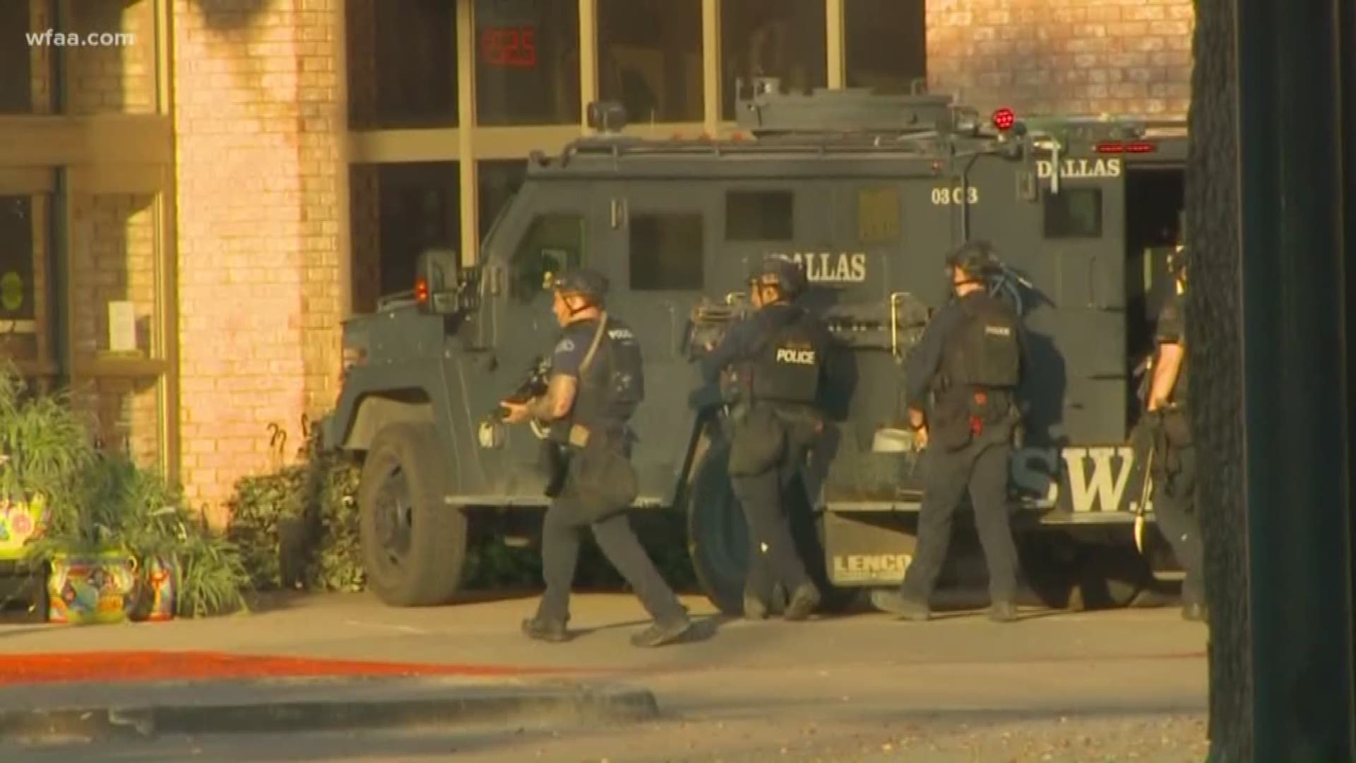 SWAT searches grocery store in North Dallas