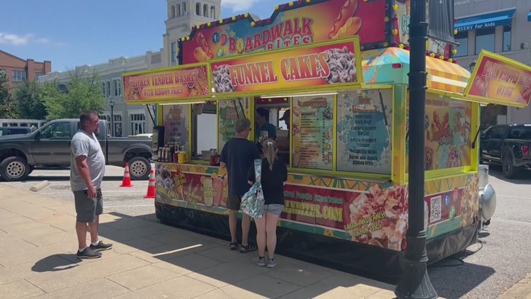 Allen food truck business returns to outlet mall after tragic shooting