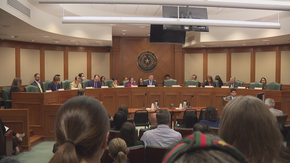 Texas school choice bill: Late-night debate at state capitol
