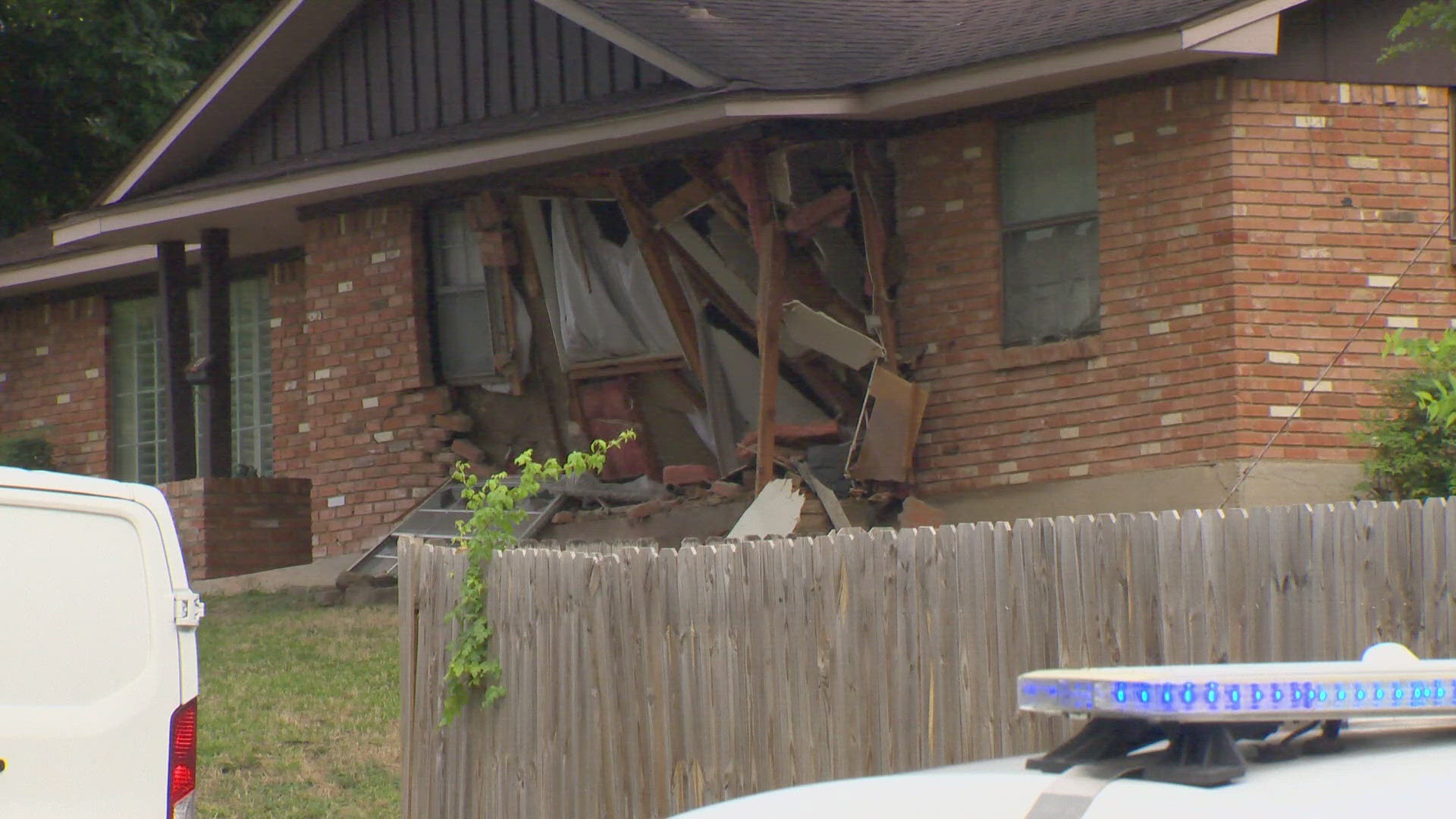 Dallas, Texas: Car crashes into home in south Dallas, police say | wfaa.com