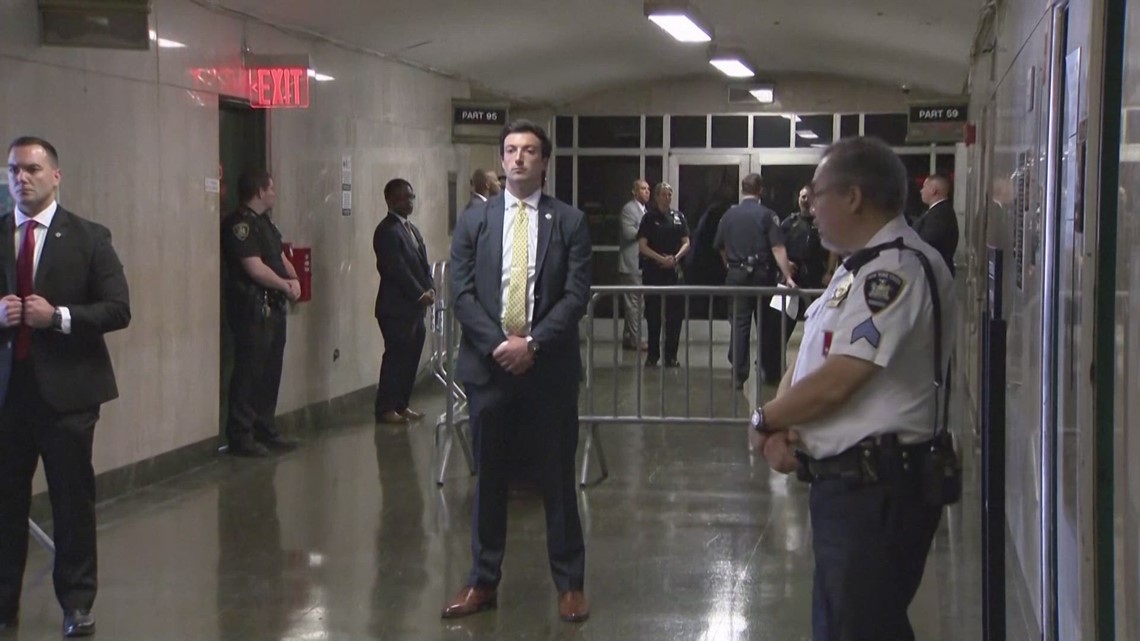 Donald Trump walks into New York courtroom before arraignment | wfaa.com