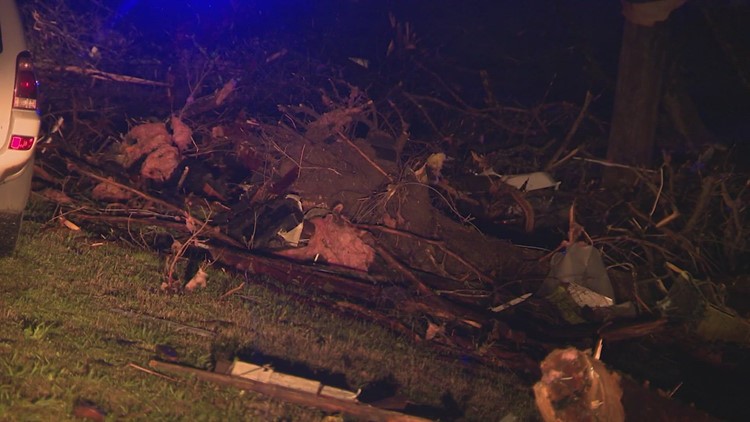 23 killed, 4 missing after tornadoes tear through Mississippi