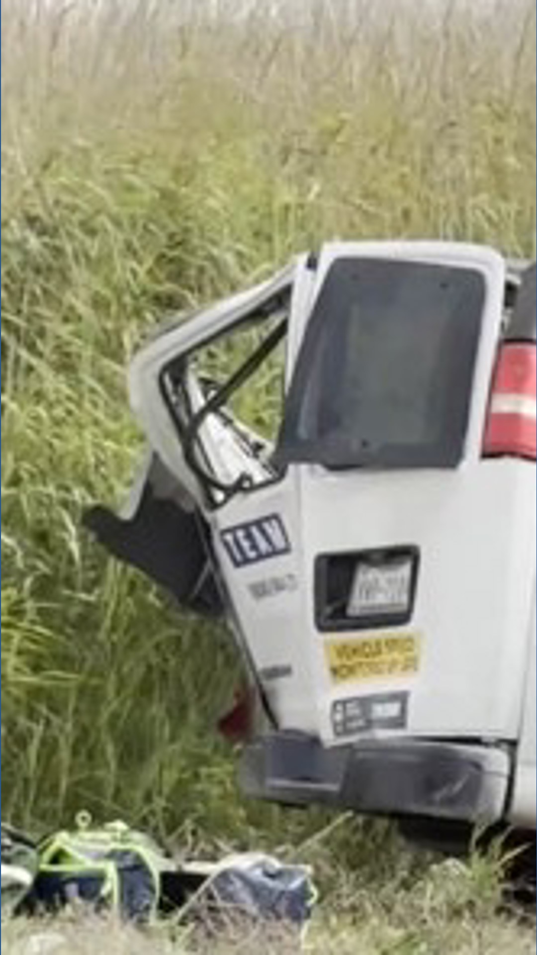 4 people killed after van crashes into tour bus in Southeast Texas ...