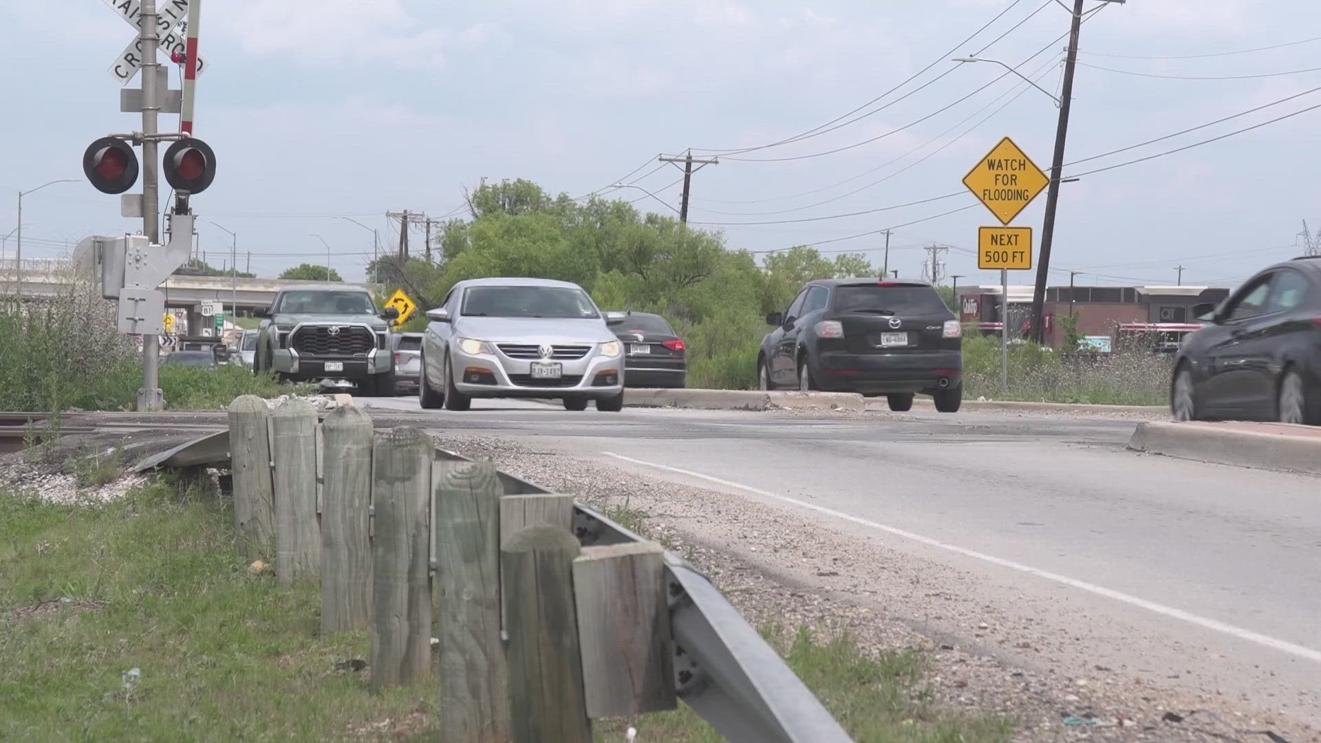 The federal government will pay for most of the bridge's construction, which should begin in 2026. Almost 18,000 cars cross the northern Fort Worth tracks each day.