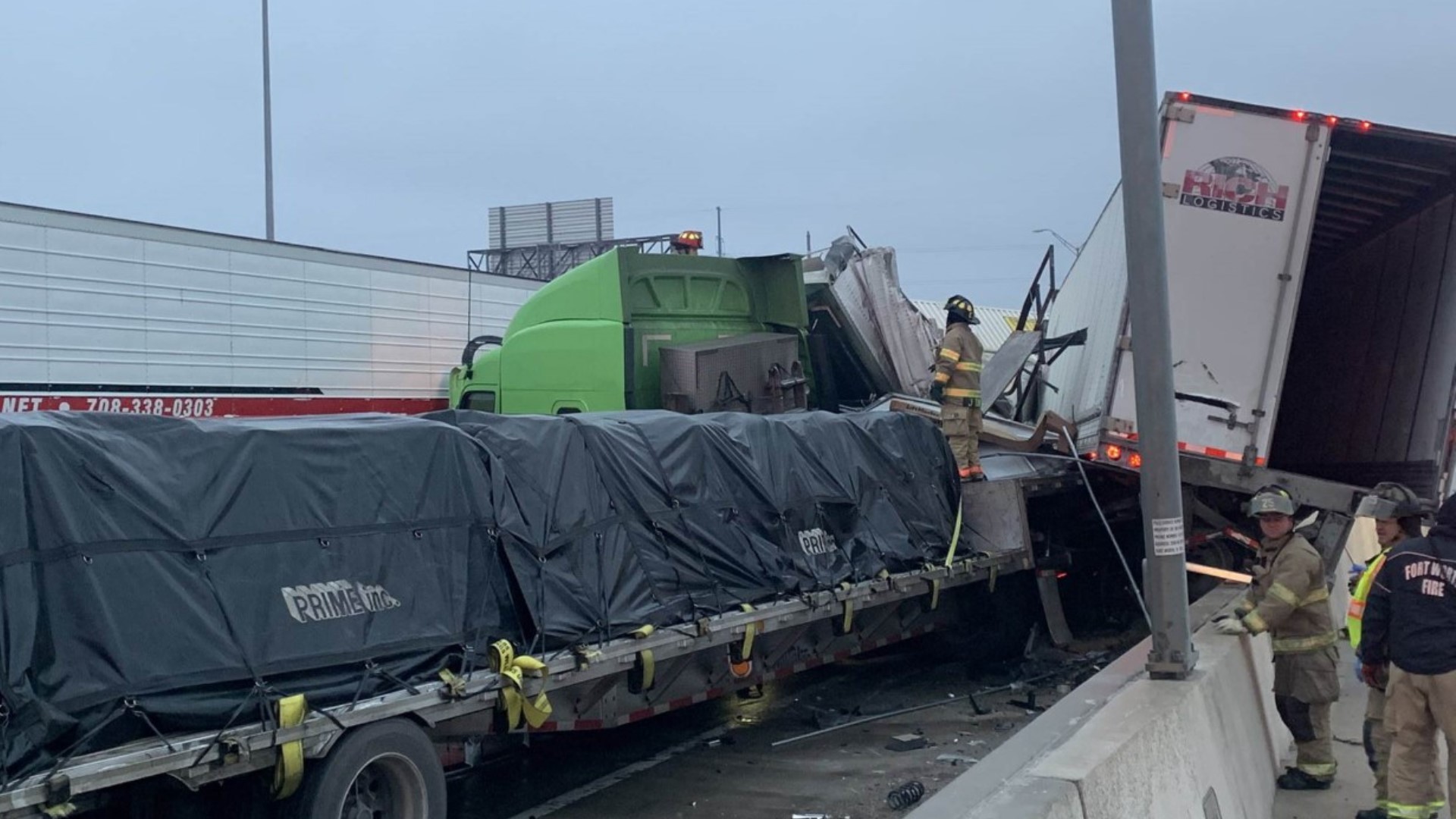 Photos: 5 Dead, Dozens Injured In Massive Pileup Crash On I-35W In Fort ...