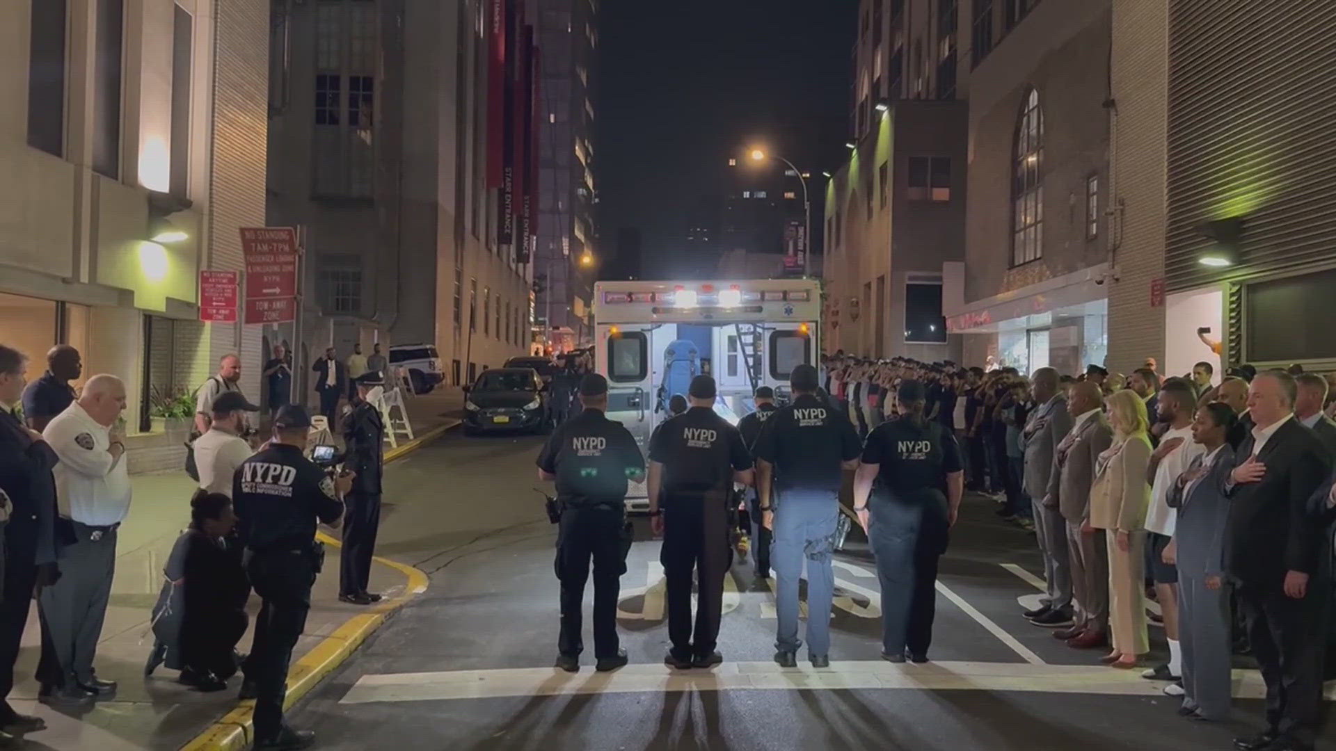 4 people killed in New York City shooting, including an off-duty police ...