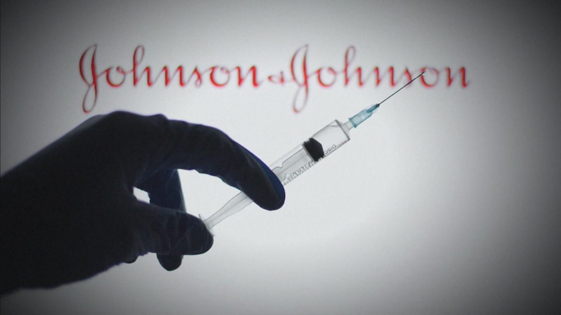 U.S. health advisers urged resuming COVID-19 vaccinations with Johnson & Johnson's single-dose shot, saying its benefits outweigh a rare risk of blood clots