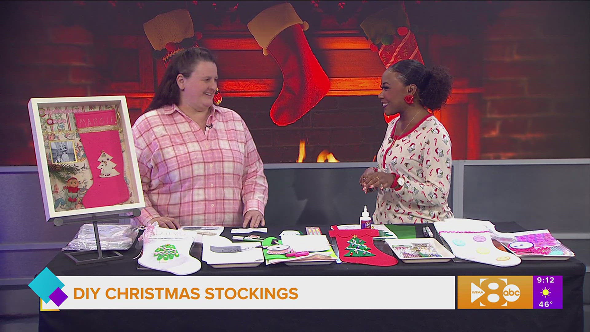 Start a new holiday tradition with the kids.  Christy Robbins shares crafty ways to make Christmas stock ings to hang on the mantle.