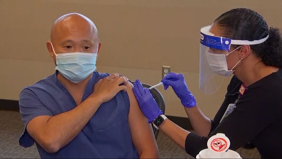 Healthcare workers at Parkland receive Pfizer's COVID-19 vaccine - Vimarsana News