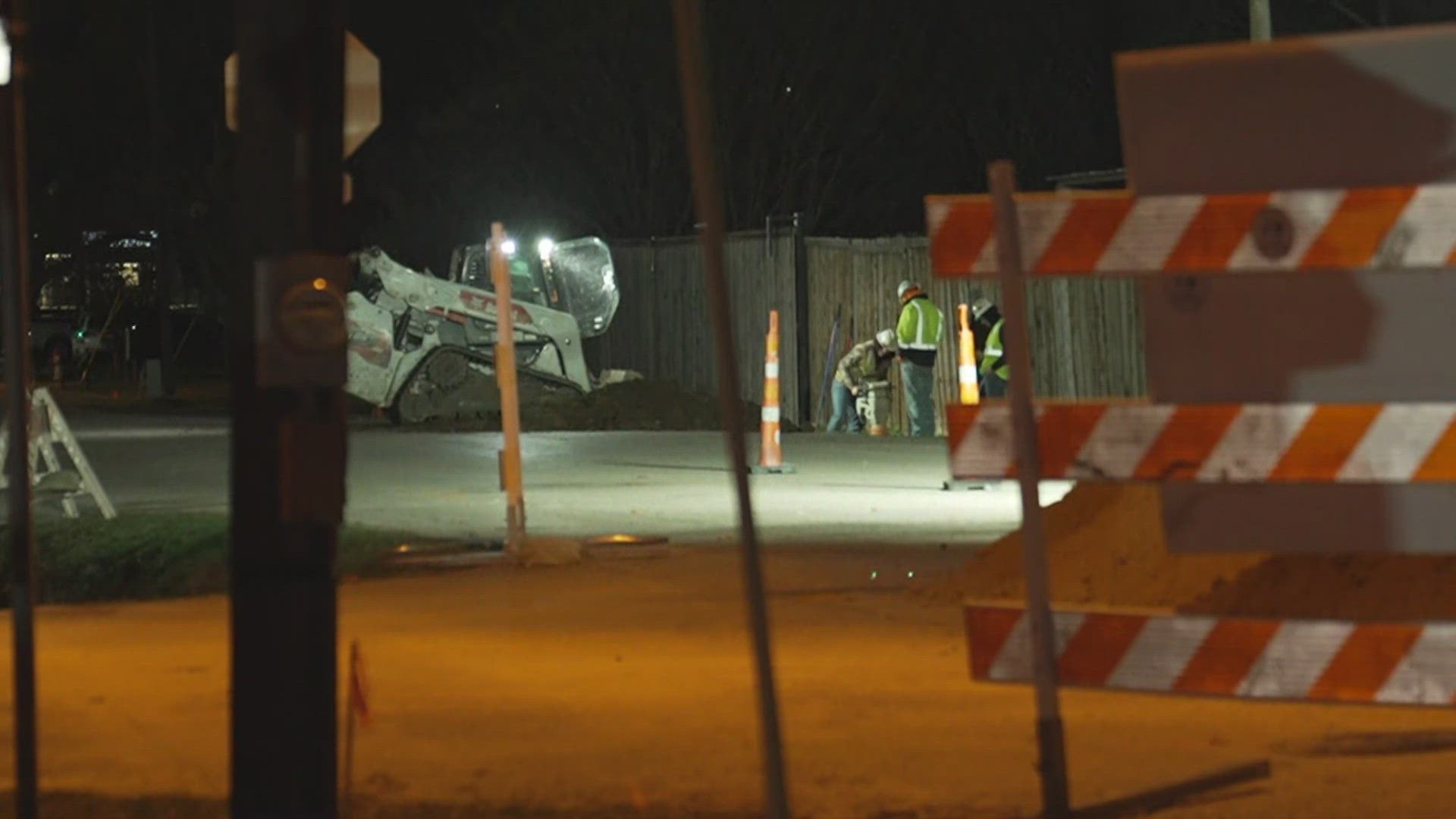 Crews work to clean up a major gas leak in Lake Dallas | wfaa.com