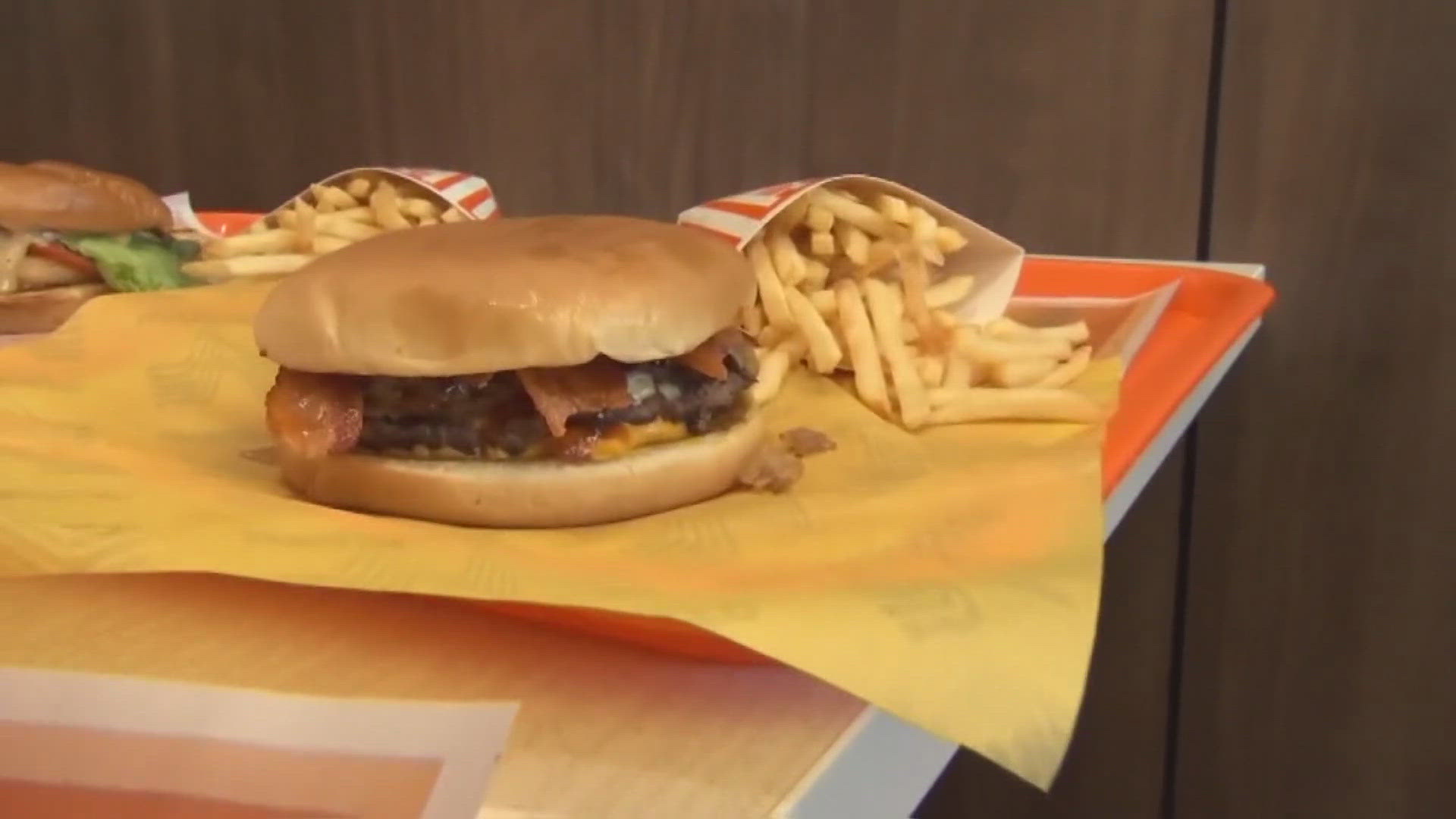 Texas man sues Whataburger nearly 1 million after burger had onions
