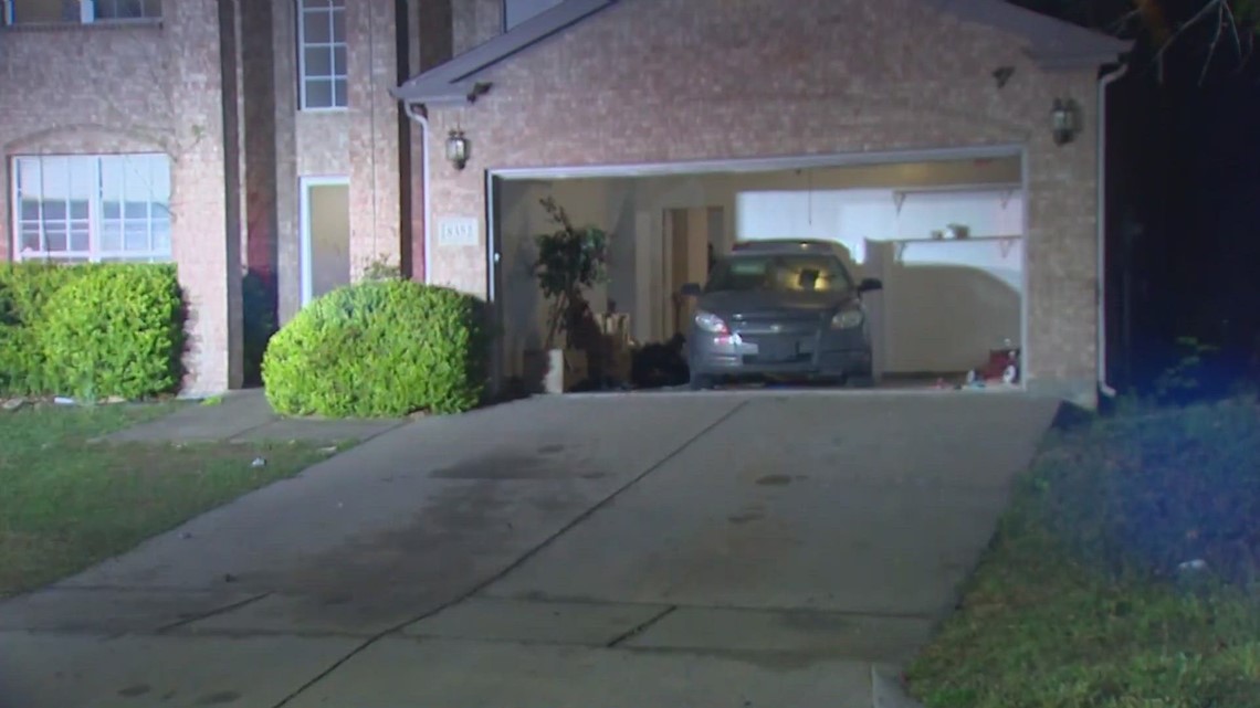 Six people in critical condition in possible carbon monoxide poisoning at Fort Worth home