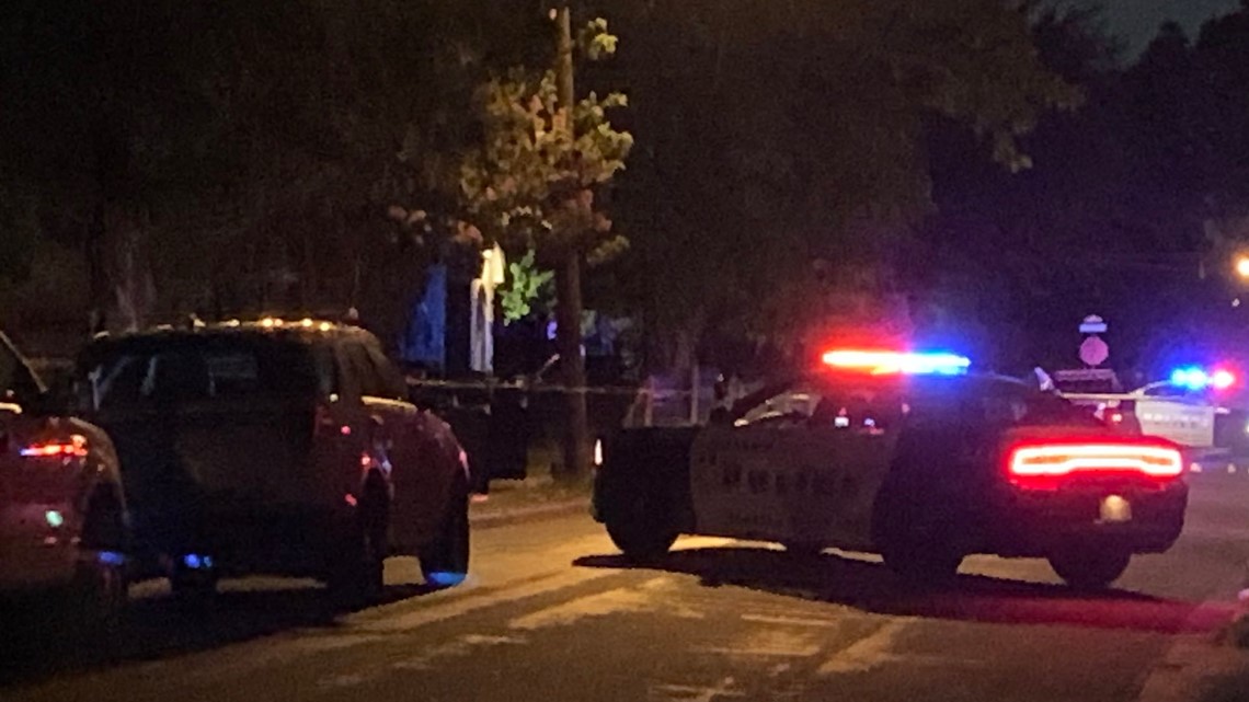 Man found dead on sidewalk in southern Dallas, police say | wfaa.com