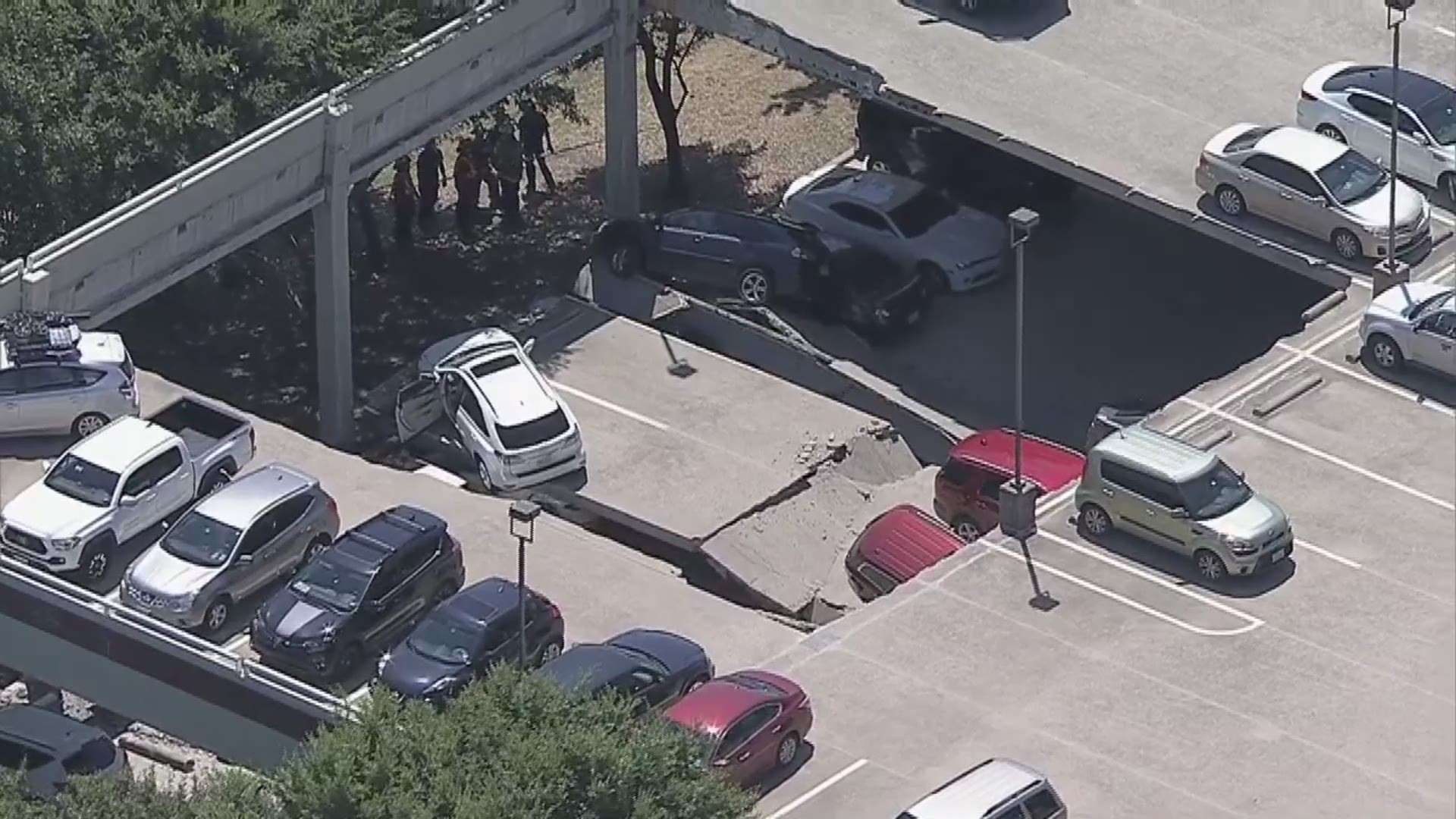 RAW: Aftermath of parking garage collapse in Irving