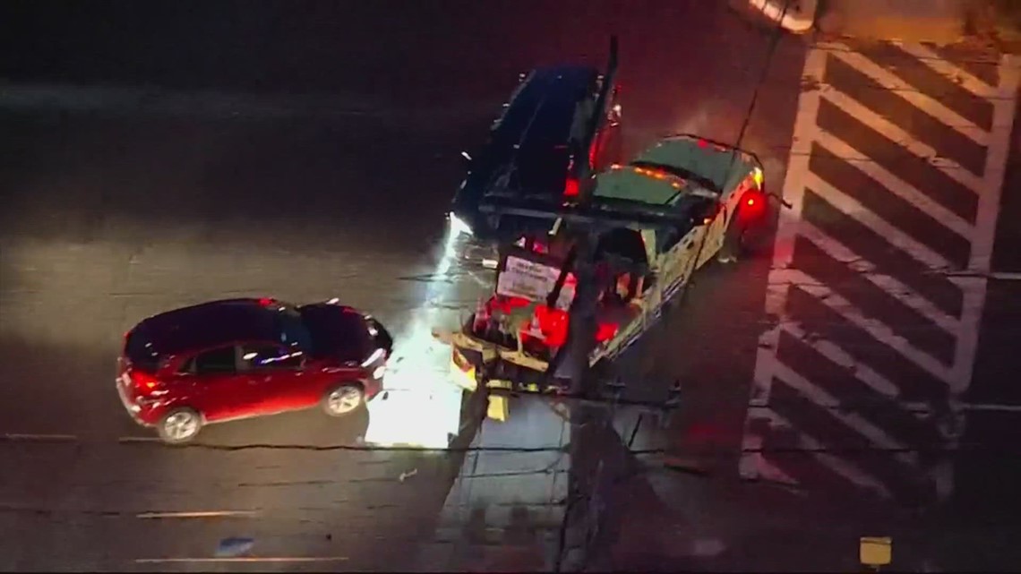 Driver of stolen tow truck leads police on a chase during rush hour ...