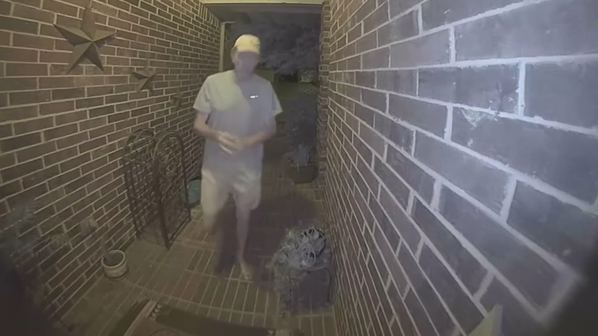 Police scrutinized after a man accused of assaulting his estranged wife ...