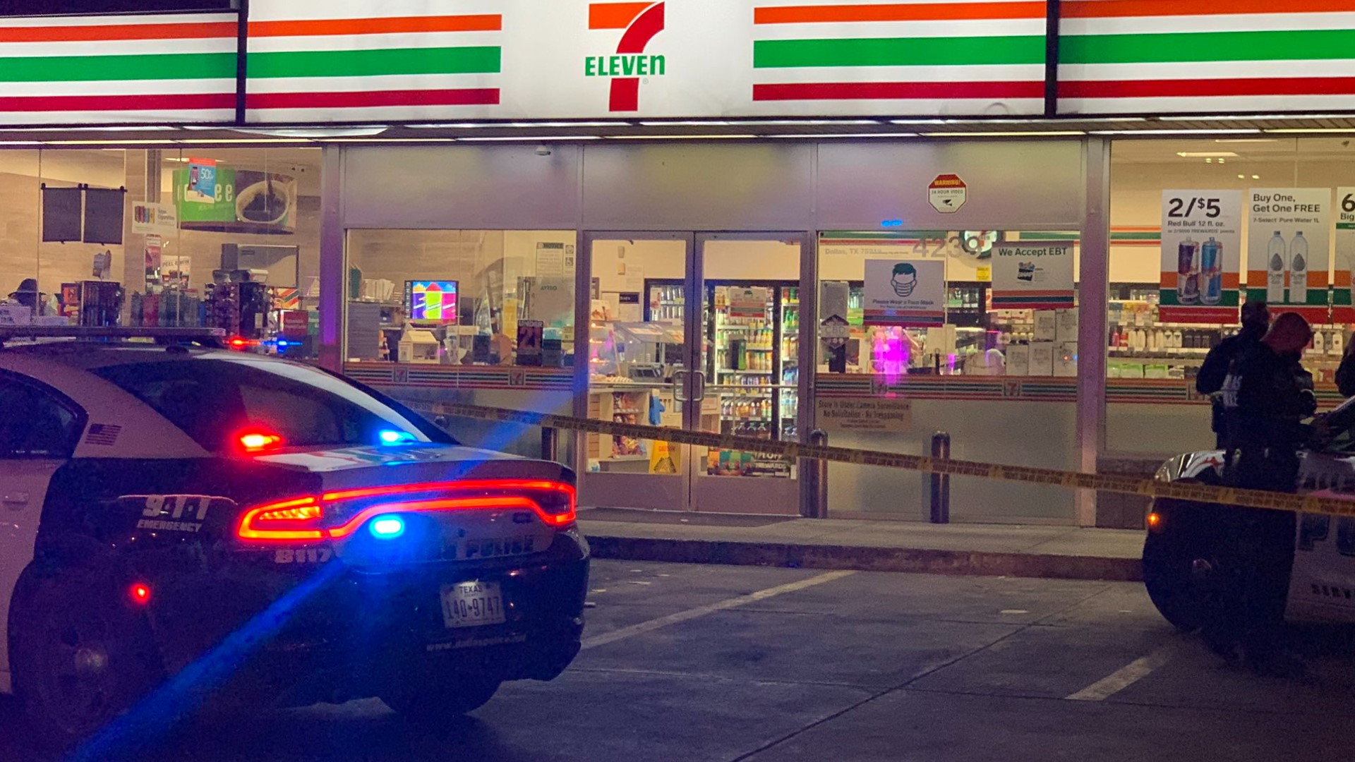 Convenience store clerk shot during robbery attempt in Oak Lawn, Dallas ...