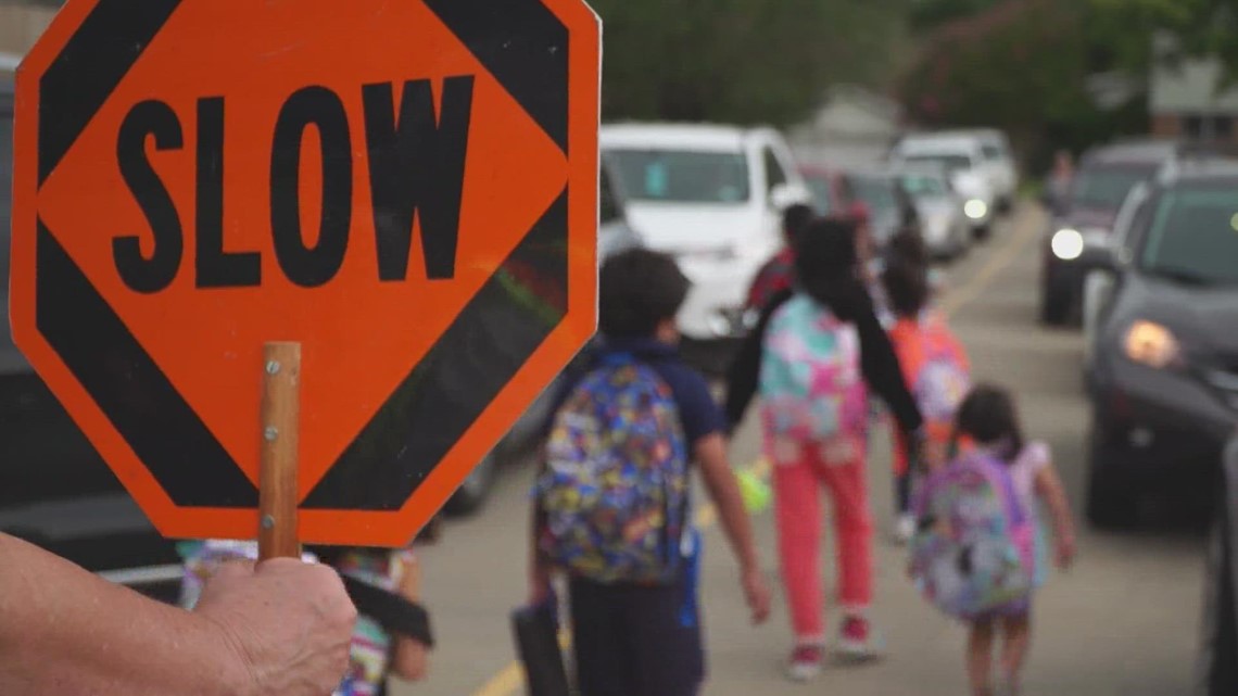 North Texas students returning to school amid COVID surge - Vimarsana News